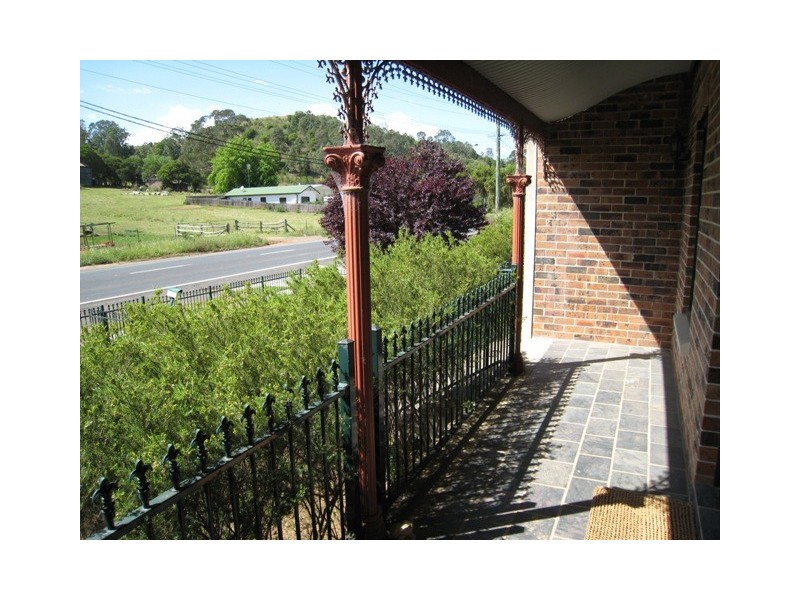 2/ 141 menangle Street, Picton NSW 2571