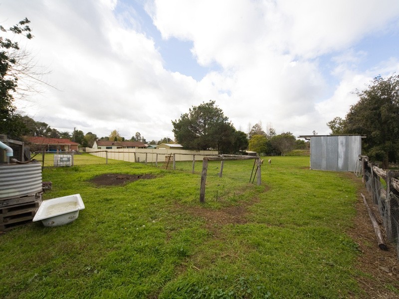 80 Westbourne Avenue, Thirlmere NSW 2572