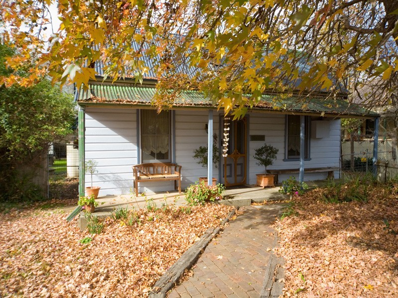 80 Westbourne Avenue, Thirlmere NSW 2572