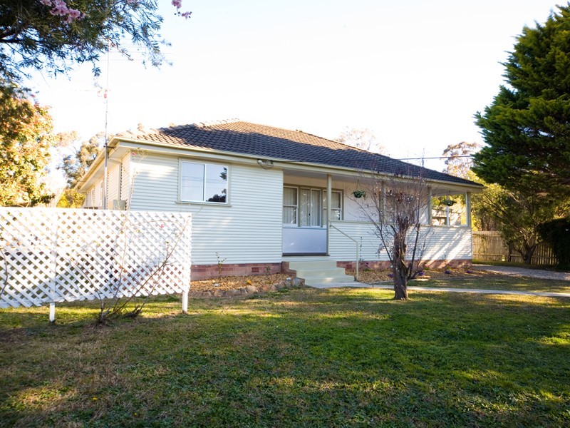 14 Close Street, Thirlmere NSW 2572