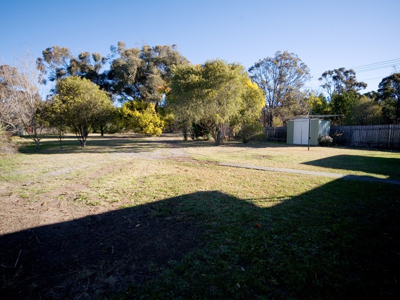 14 Close Street, Thirlmere NSW 2572