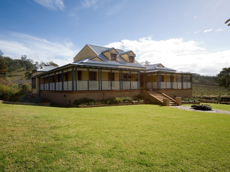 1 The Ironbarks, Picton NSW 2571