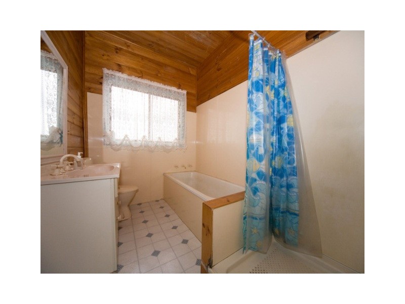 20 Innes Street, Thirlmere NSW 2572