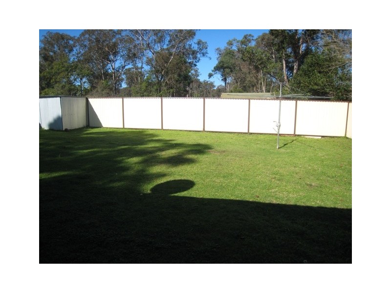 8 Rita Street, Thirlmere NSW 2572