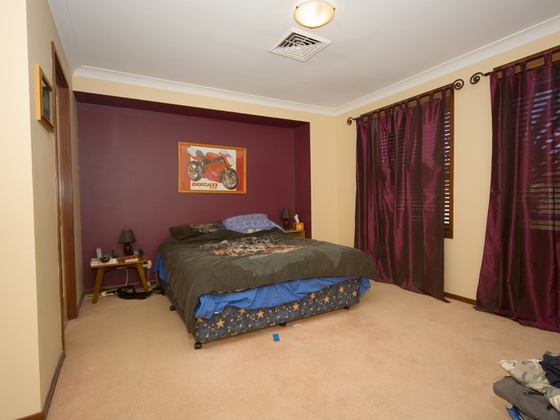 8 Garbutt Place, Oakdale NSW 2570