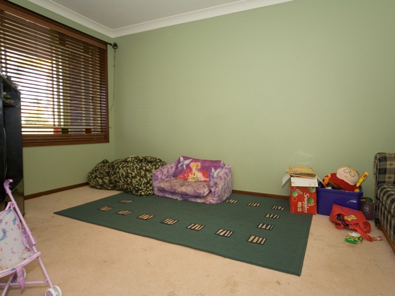 8 Garbutt Place, Oakdale NSW 2570