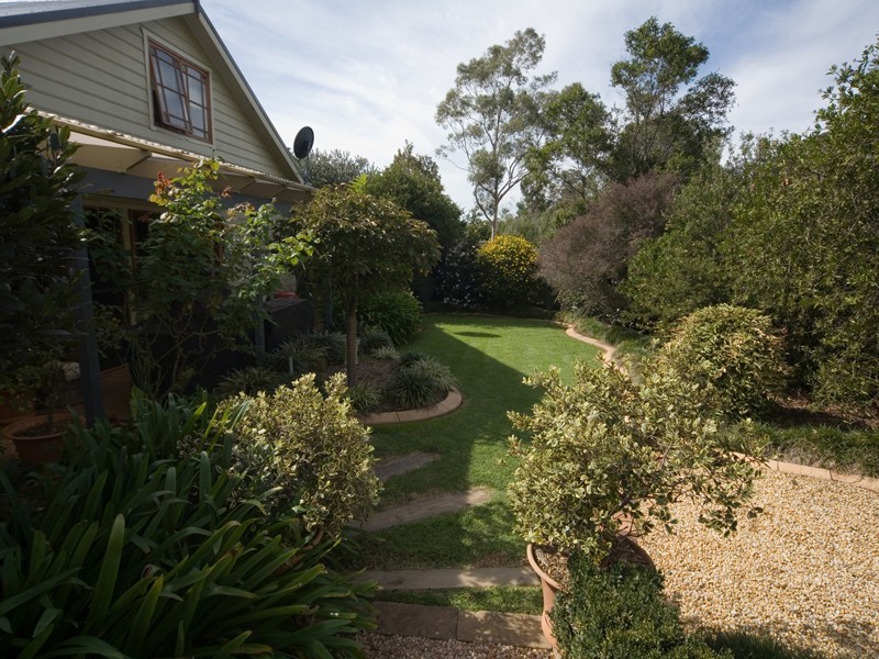 8 Chivers Place, Tahmoor NSW 2573
