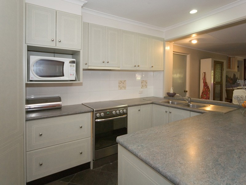 16 Heathcote Street, Picton NSW 2571