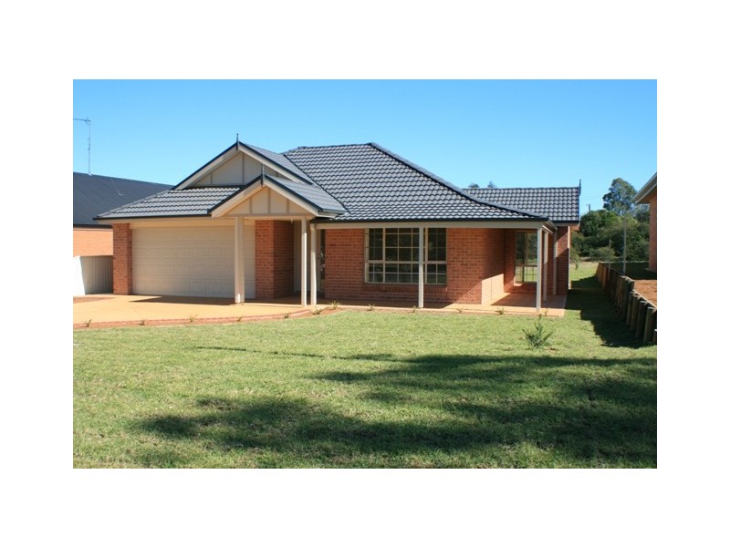 1 351 Argyle Street, Picton NSW 2571