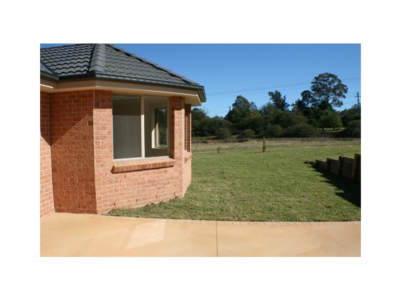 1 351 Argyle Street, Picton NSW 2571