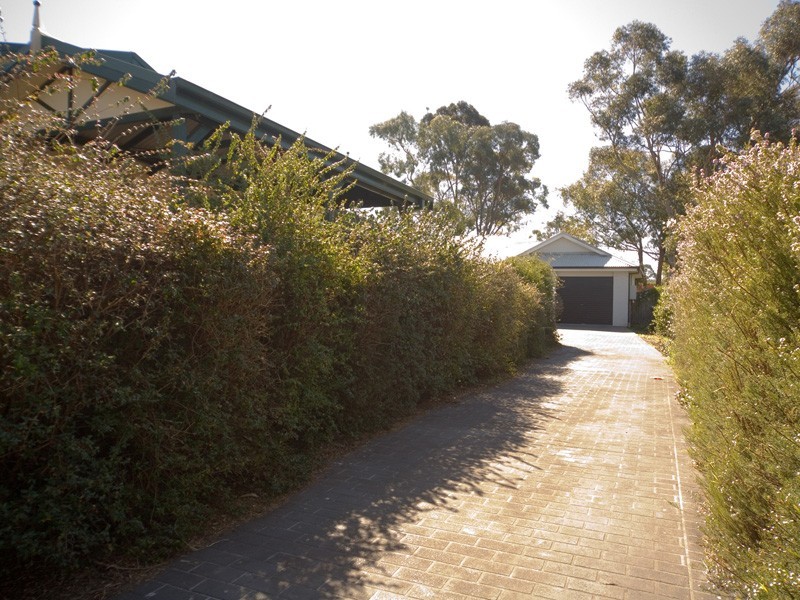 35 B Thirlmere Way, Tahmoor NSW 2573