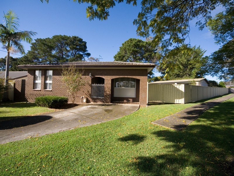 6 Alma Place, Thirlmere NSW 2572