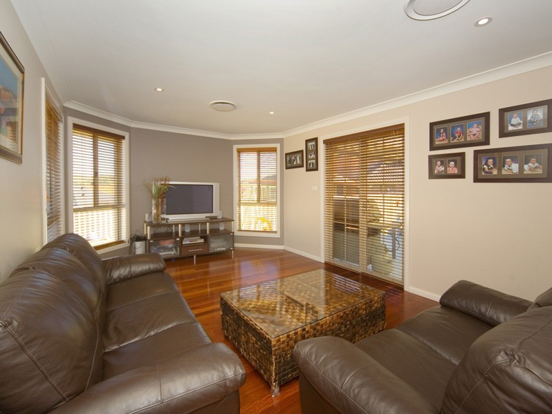 12 Ayrshire Gardens, Picton NSW 2571