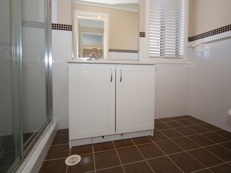 12 Ayrshire Gardens, Picton NSW 2571