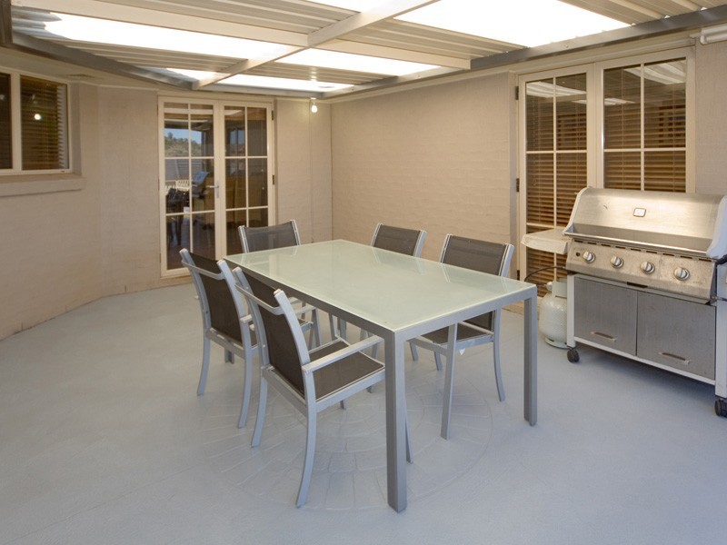 12 Ayrshire Gardens, Picton NSW 2571