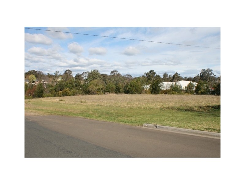 2 Hill Street, Picton NSW 2571
