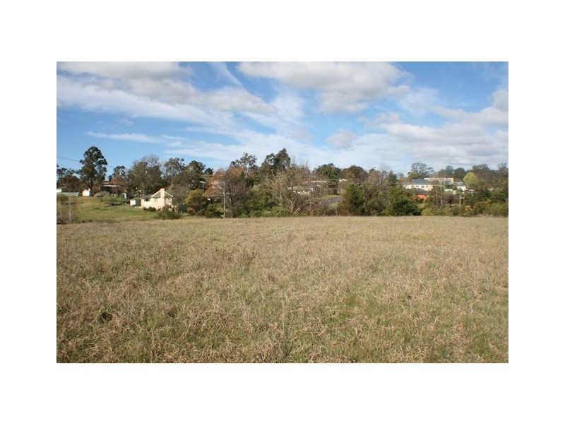 2 Hill Street, Picton NSW 2571