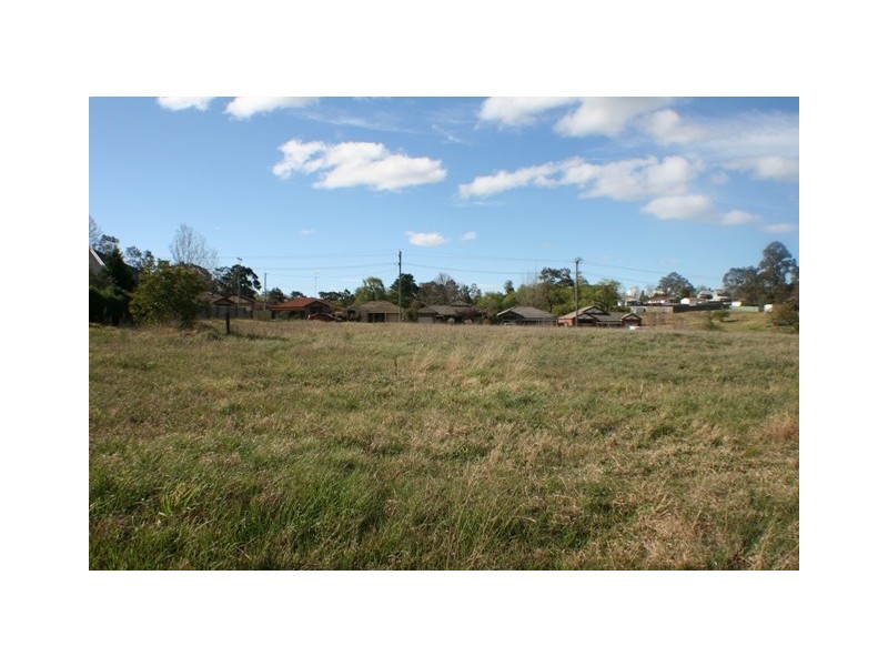 2 Hill Street, Picton NSW 2571