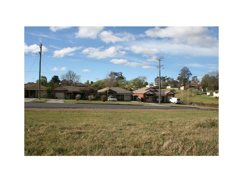 2 Hill Street, Picton NSW 2571