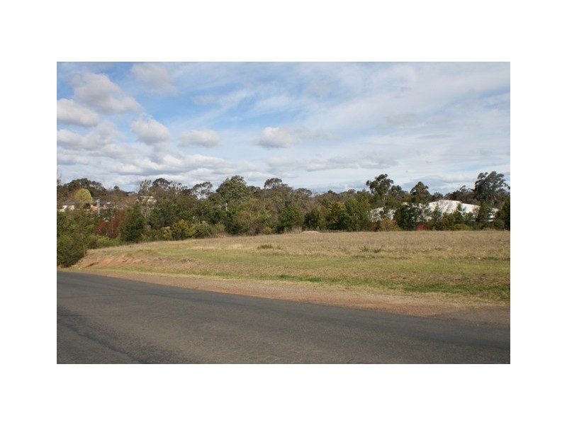 2 Hill Street, Picton NSW 2571