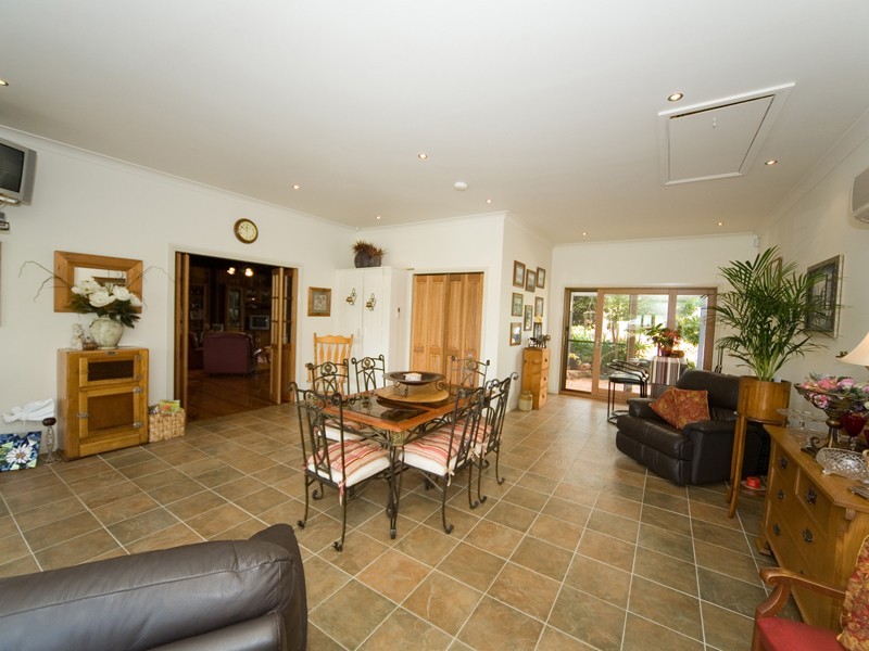 8 Chivers Place, Tahmoor NSW 2573