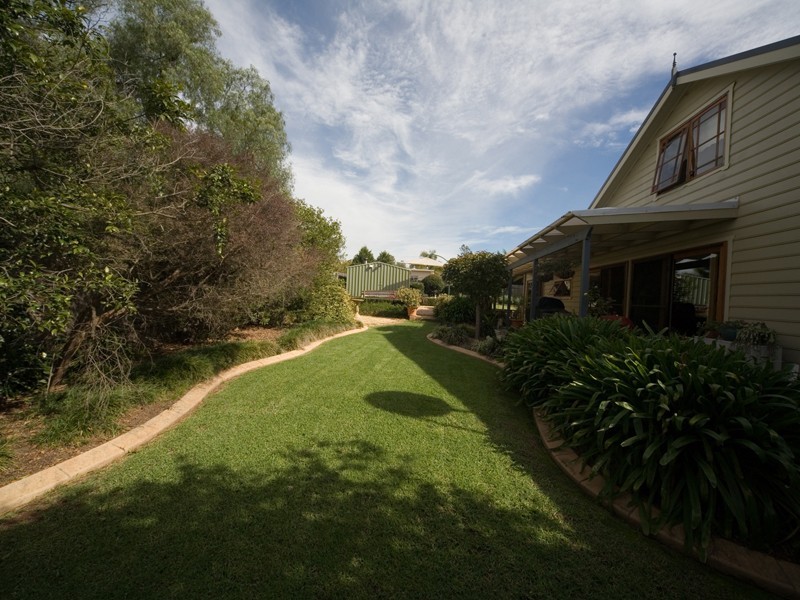 8 Chivers Place, Tahmoor NSW 2573