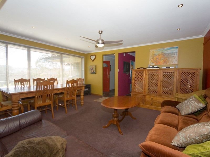 16 Heathcote Street, Picton NSW 2571