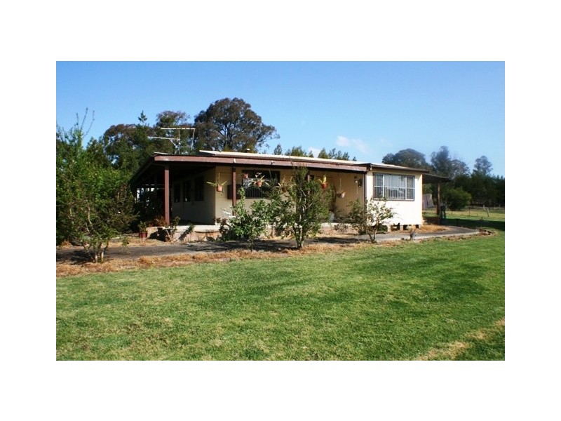 20 Edinburgh Street, Tahmoor NSW 2573