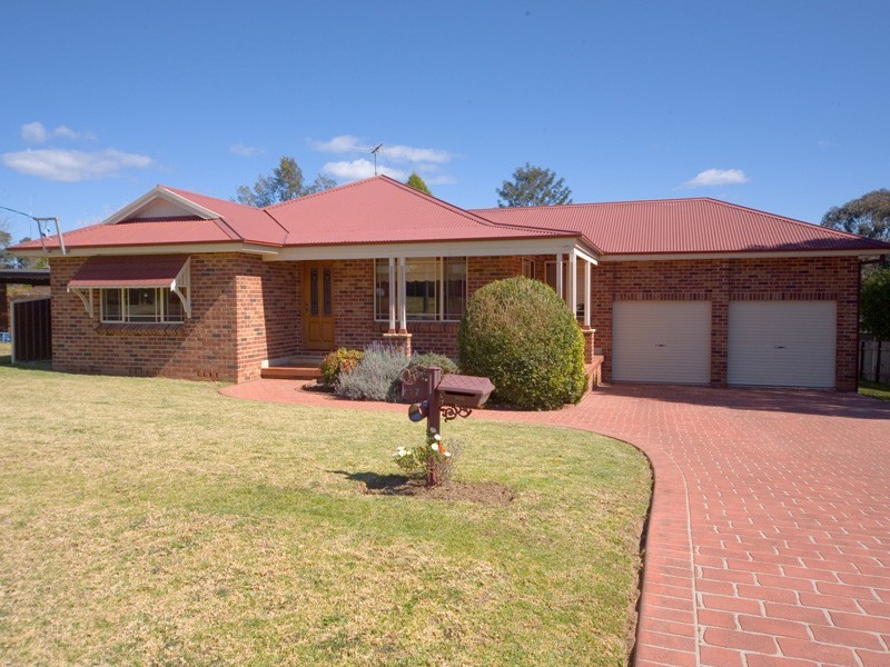 17 Victoria Road, Thirlmere NSW 2572