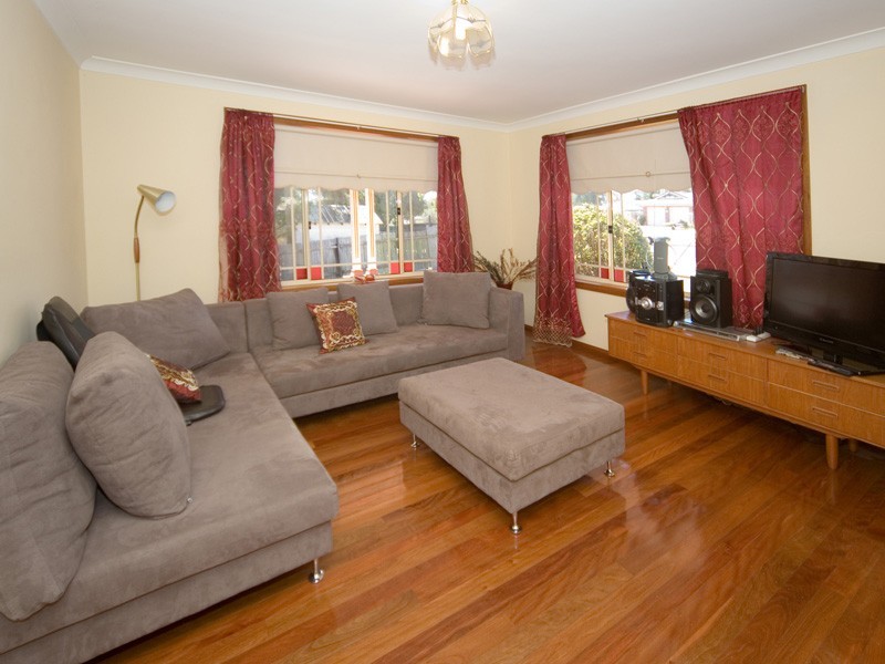 17 Victoria Road, Thirlmere NSW 2572