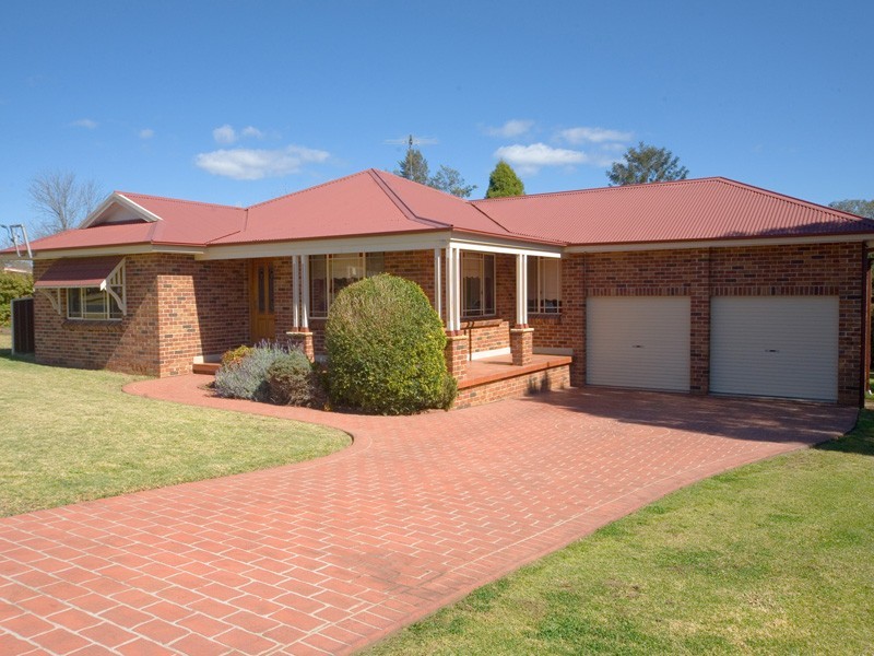 17 Victoria Road, Thirlmere NSW 2572