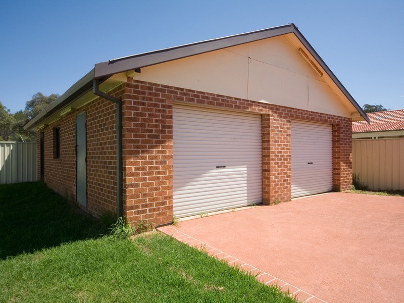 6 Close Street, Thirlmere NSW 2572