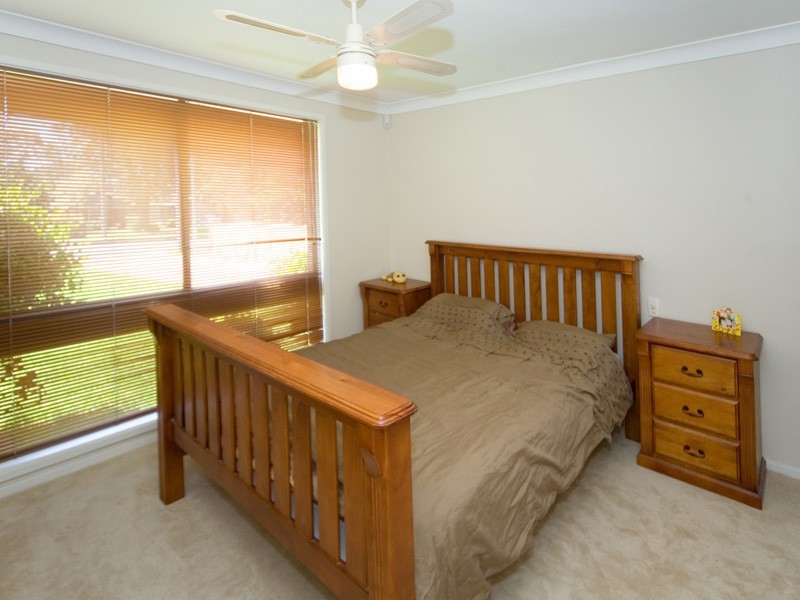 6 Close Street, Thirlmere NSW 2572