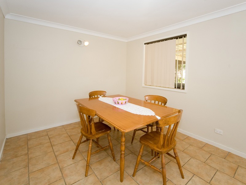 6 Close Street, Thirlmere NSW 2572