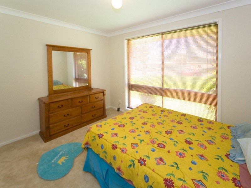 6 Close Street, Thirlmere NSW 2572