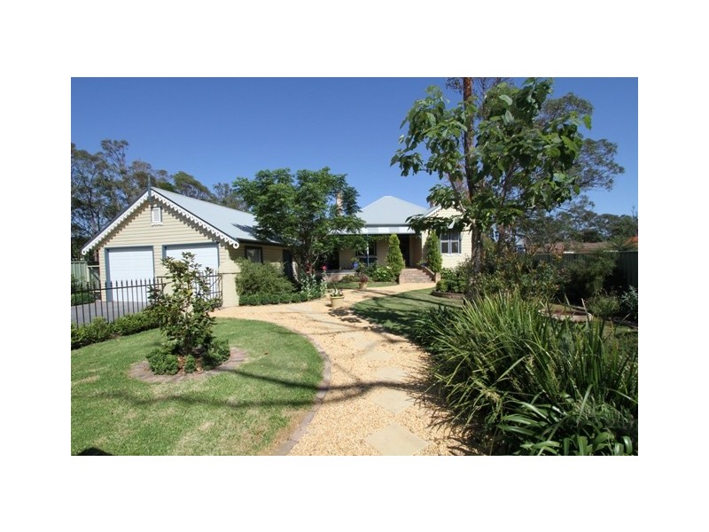 10 Antill Street, Thirlmere NSW 2572