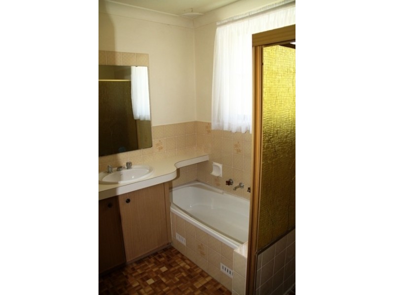 12 Middleton Place, Picton NSW 2571