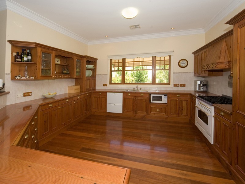 15 Equestrian Drive, Picton NSW 2571