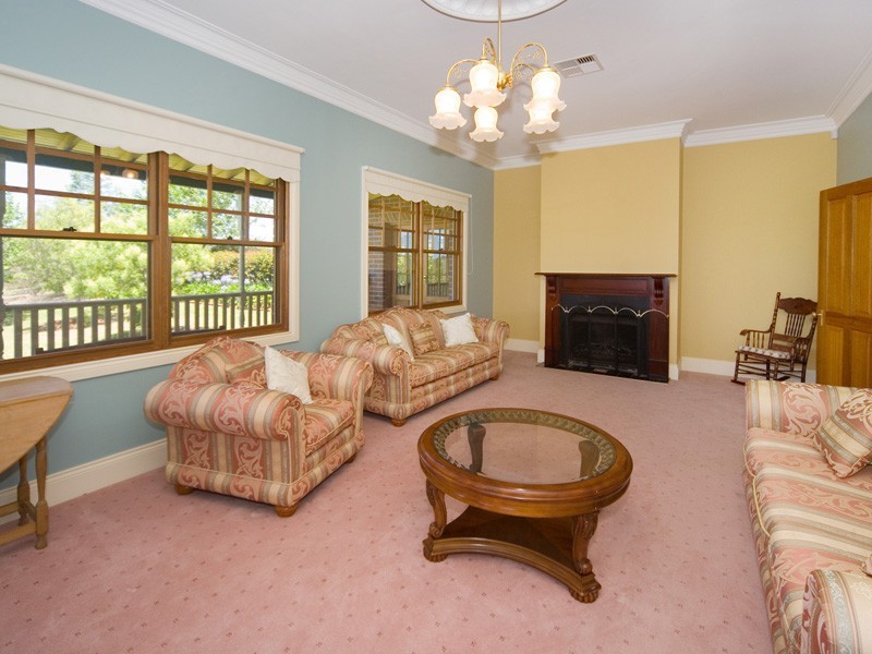 15 Equestrian Drive, Picton NSW 2571