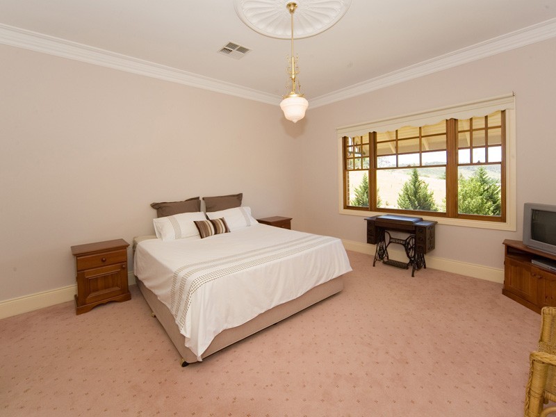 15 Equestrian Drive, Picton NSW 2571