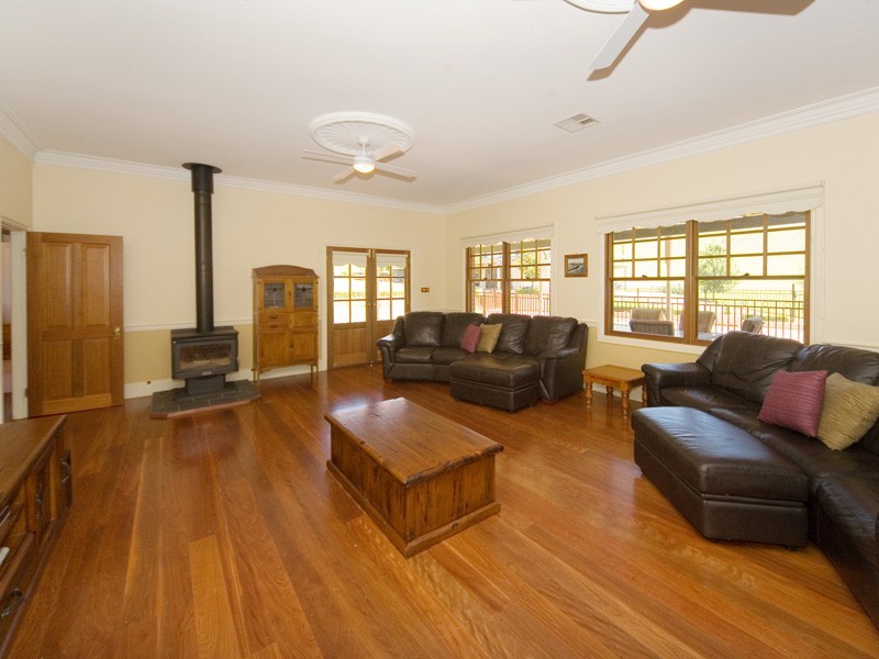 15 Equestrian Drive, Picton NSW 2571