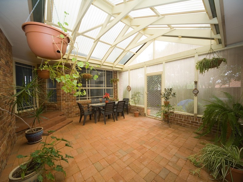 17 Close Street, Thirlmere NSW 2572