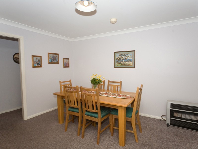 17 Close Street, Thirlmere NSW 2572