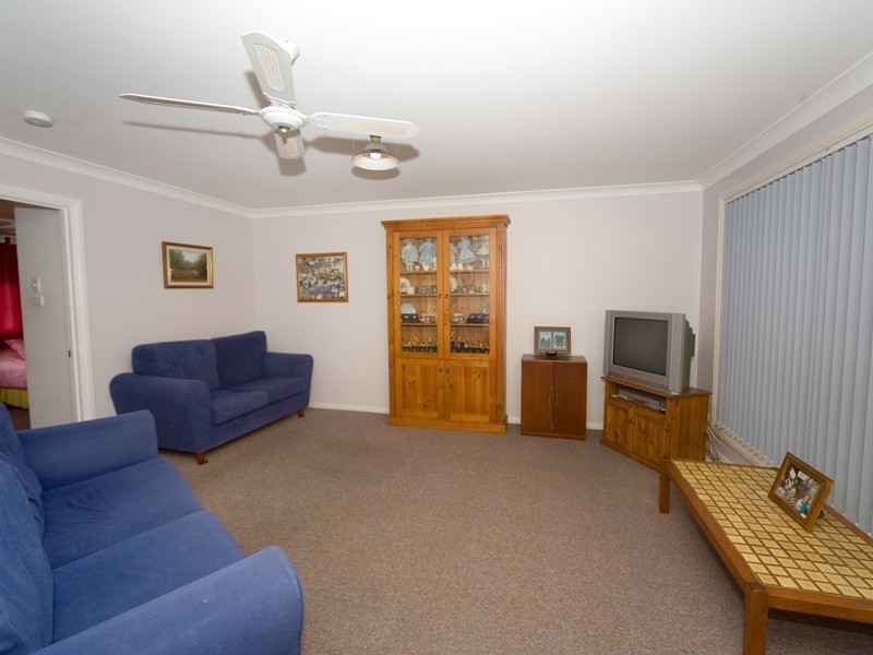 17 Close Street, Thirlmere NSW 2572