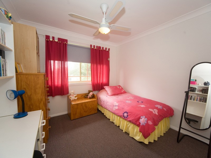 17 Close Street, Thirlmere NSW 2572