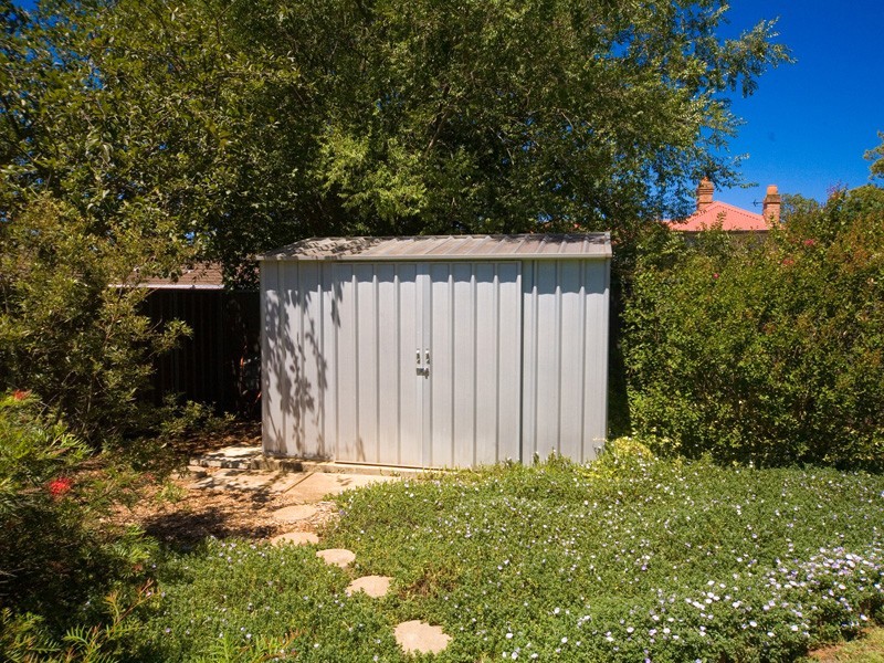 17 Close Street, Thirlmere NSW 2572
