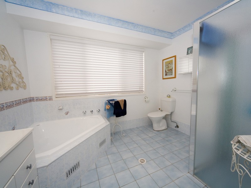 16 Campbell Street, Thirlmere NSW 2572
