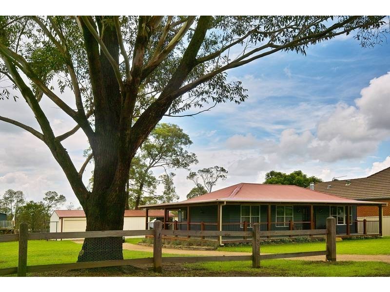 9 Albert Avenue, Thirlmere NSW 2572