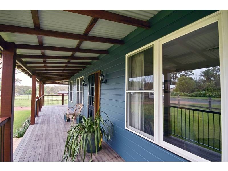 9 Albert Avenue, Thirlmere NSW 2572