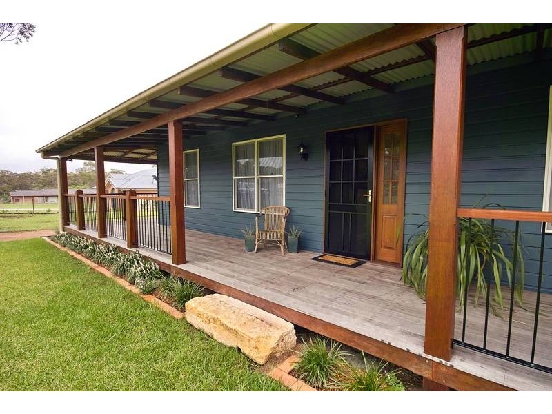 9 Albert Avenue, Thirlmere NSW 2572